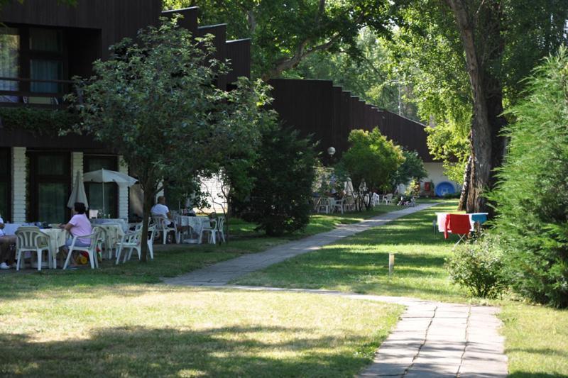 Hotel Melis Balatonlelle Ngoại thất bức ảnh