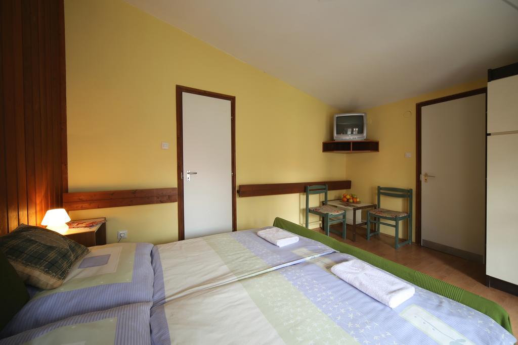 Hotel Melis Balatonlelle Ngoại thất bức ảnh